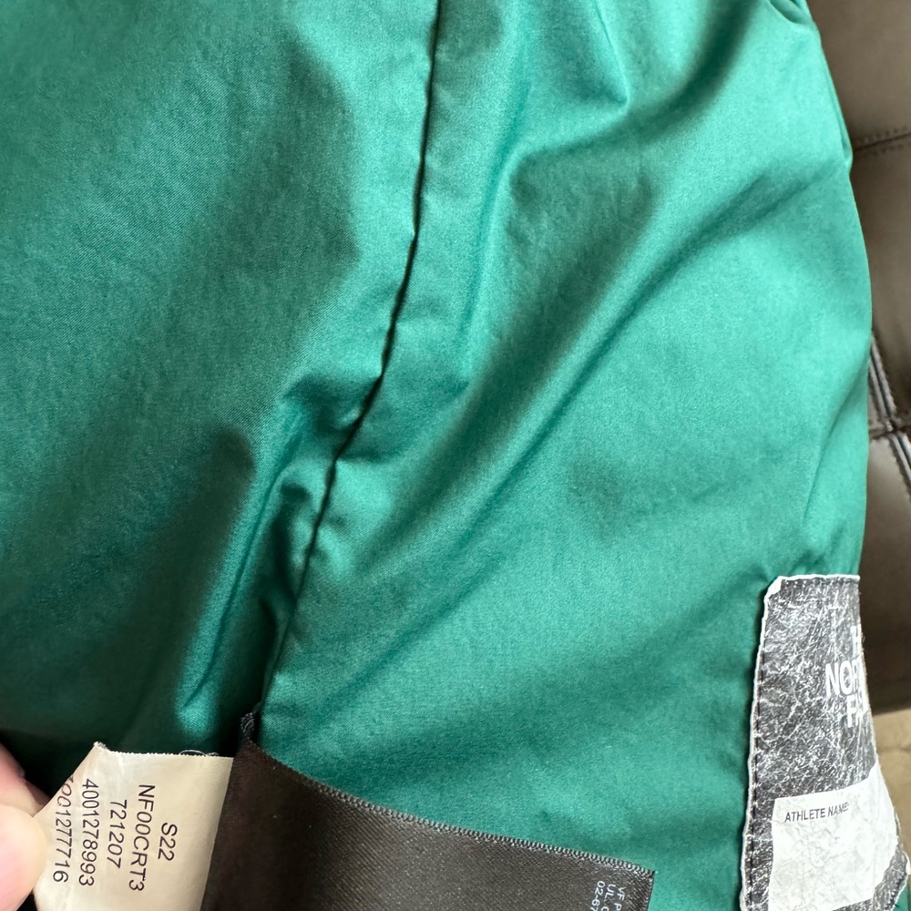 Boys The North Face Green and Heather Gray Light Jacket - Picture 10 of 10